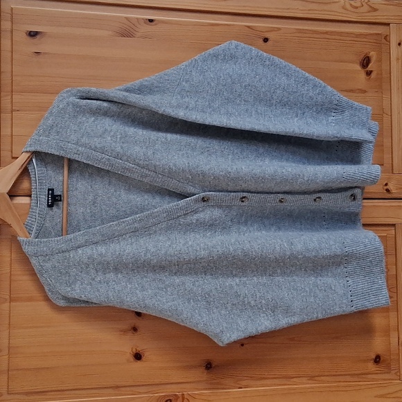 Torrid Light Gray Classic V- Neck Cardigan Sweater Size 3X - Picture 9 of 9